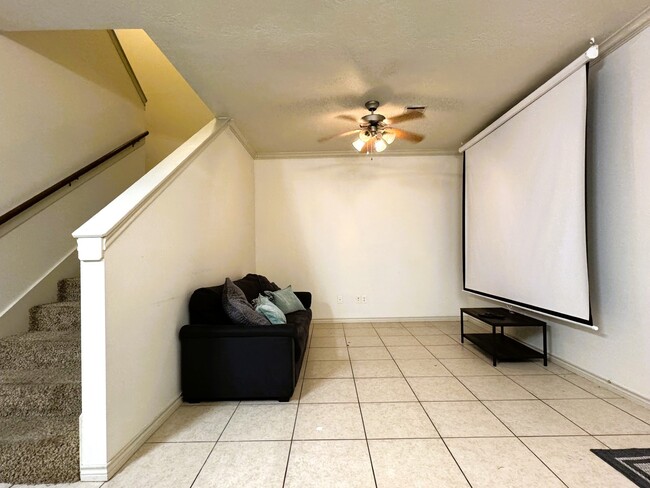 Building Photo - 107 Forest Dr Loop