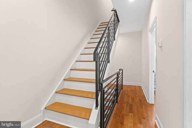 Building Photo - 1017 S Bouvier St