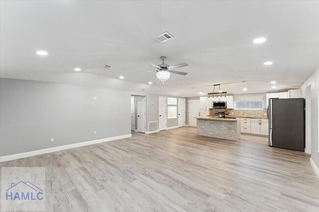 Building Photo - 8576 E B Cooper Hwy