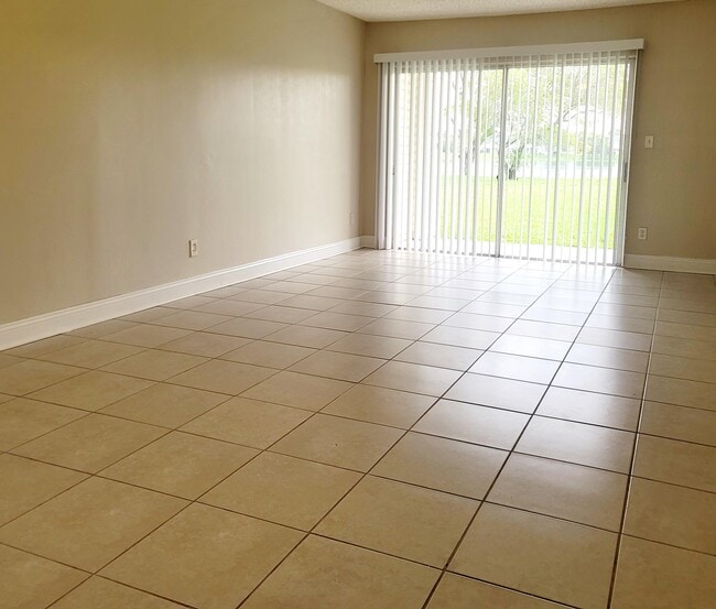 Building Photo - 3421 NW 44th St