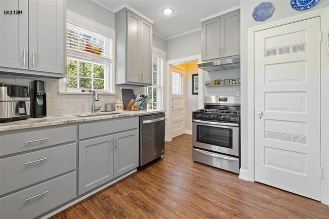 Building Photo - 1804 Pearl St