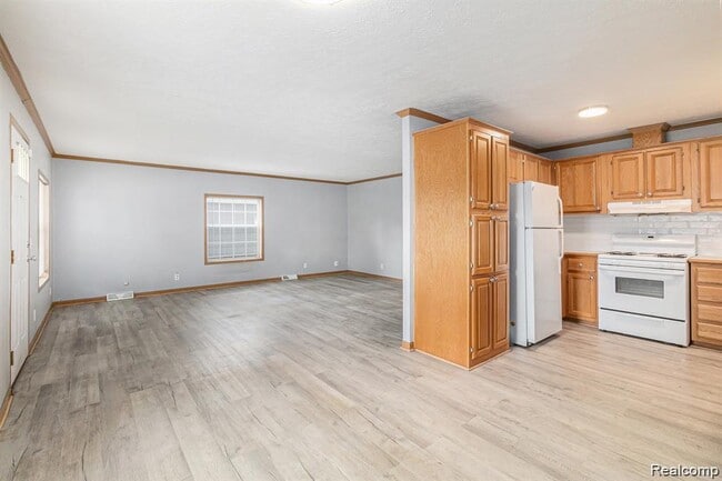 Building Photo - 23748 Crossley Ave