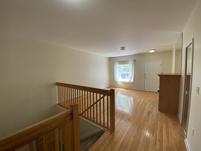 Building Photo - 1045 Maiden Ln