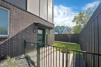 Building Photo - 7207 Mohawk Dr