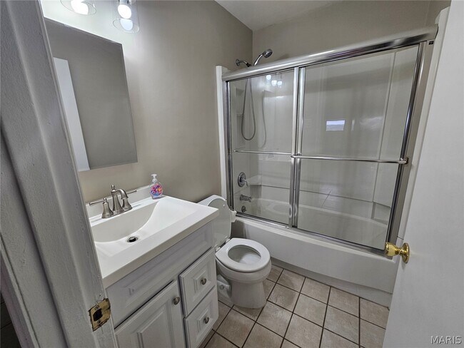 Building Photo - 206 Lake Ave