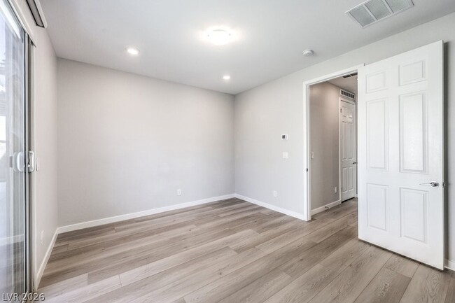 Building Photo - 12392 Aster Hills Ave