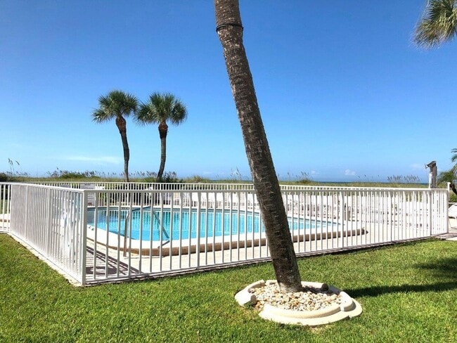 Building Photo - Gulf Front Complex in Sea Villas