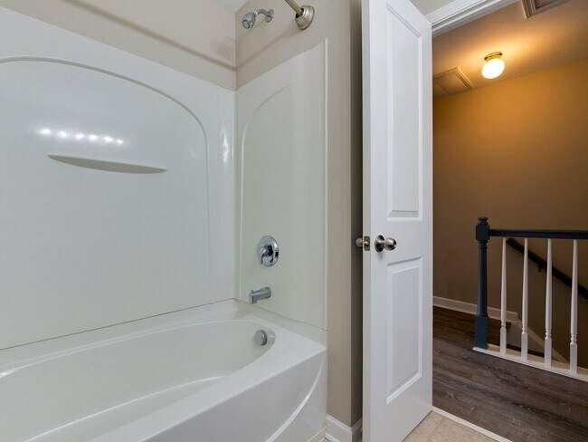 Building Photo - Stunning and completely updated townhome s...