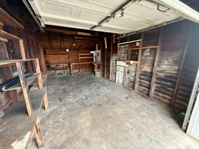 Building Photo - Approved Applicant - 2 Bedroom Newly Remod...