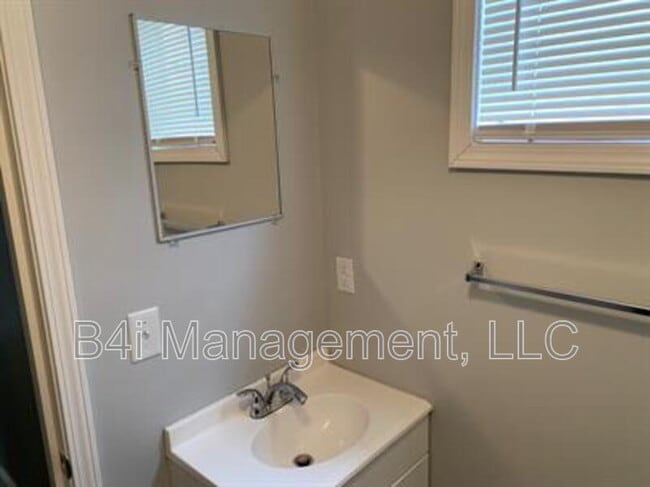 Building Photo - 1123 Drewery Ave