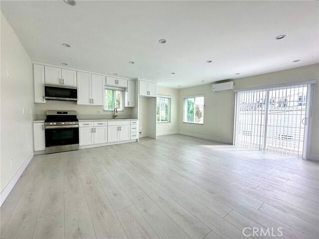 Building Photo - 5820 Lankershim Blvd