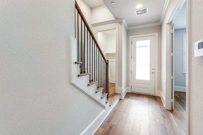 Building Photo - 5421 Patterson St