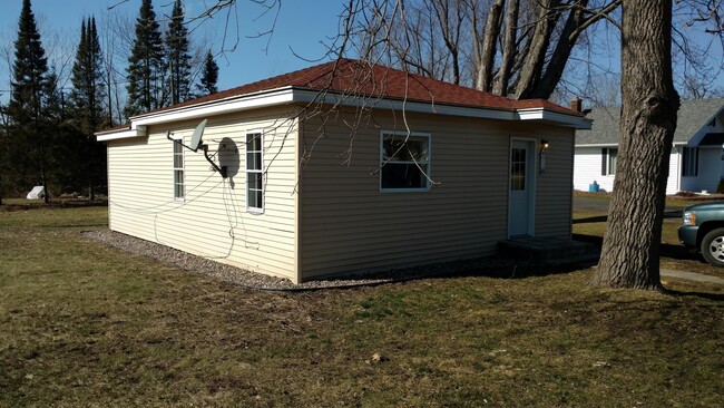 Primary Photo - 413 N Pine St