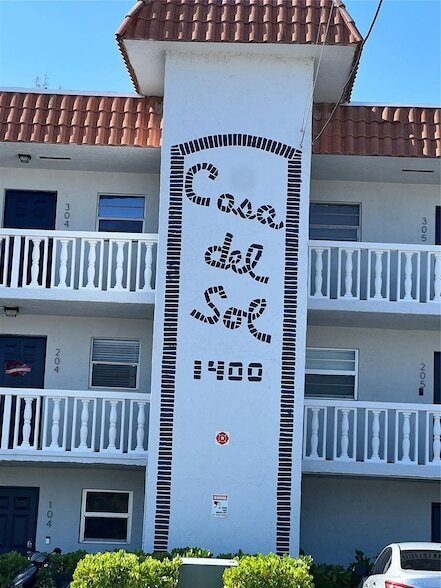 Building Photo - 1400 NE 57th St