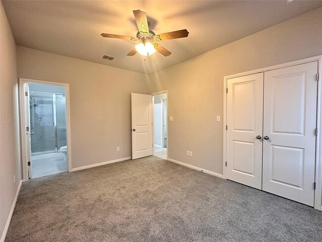 Building Photo - 137 Rustic Glen Dr