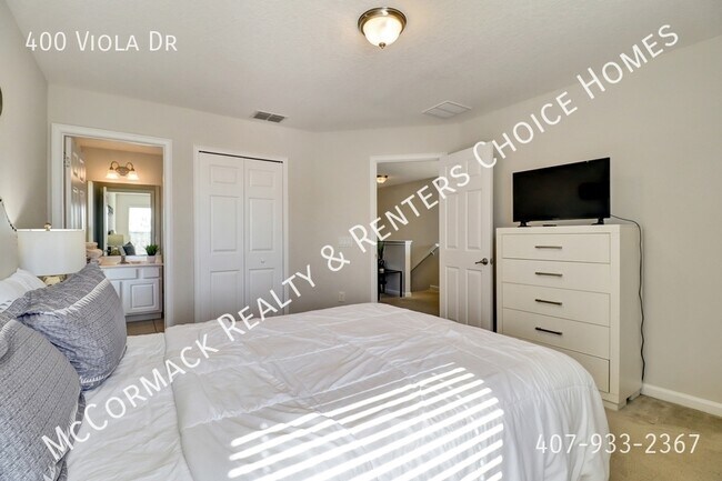 Building Photo - 400 Viola Dr