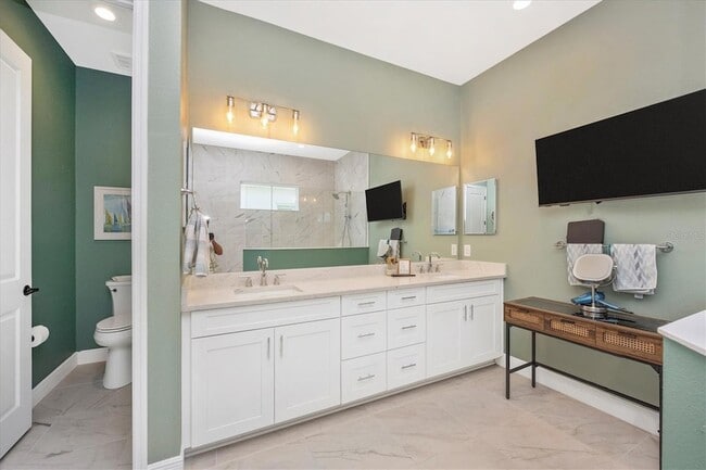 Building Photo - 18805 Valleta Ave