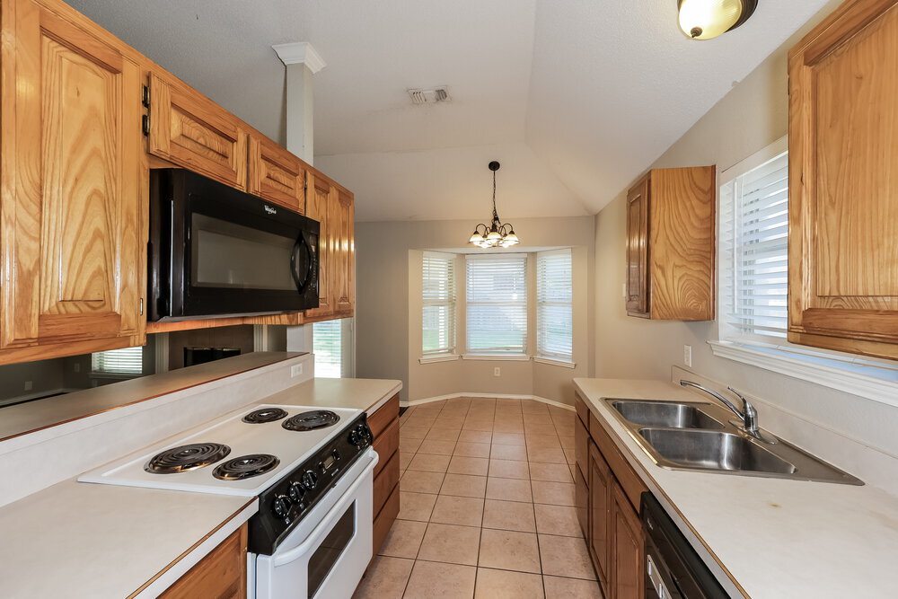 Building Photo - 621 Pleasant Valley Dr