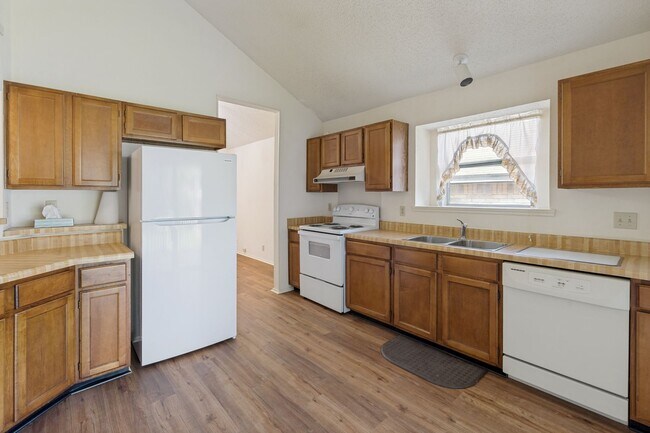 Building Photo - 7803 Forest Ranch