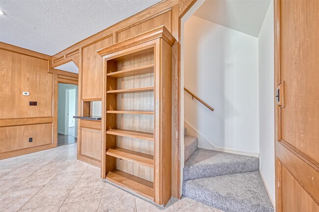 Building Photo - 2438 Hodges Bend Cir