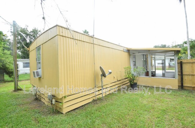 Building Photo - 3306 Peachtree Hill Rd