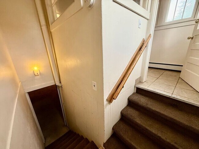 Building Photo - 1/2 Off First Months Rent! 3 Bed + 2 bonus rooms in basement, 2 Bath Home NEAR CSU! Flexible leas...