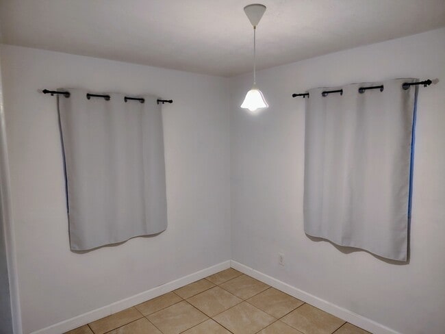 Building Photo - 3234 35th Ave N