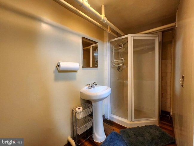 Building Photo - 203 Wilden Dr