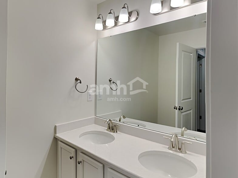 Building Photo - 1121 Bethany Dallas Dr