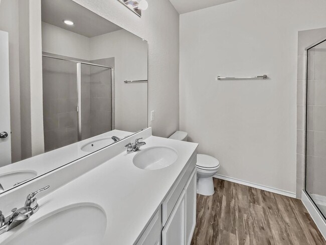 Building Photo - 595 Eves Necklace Dr.