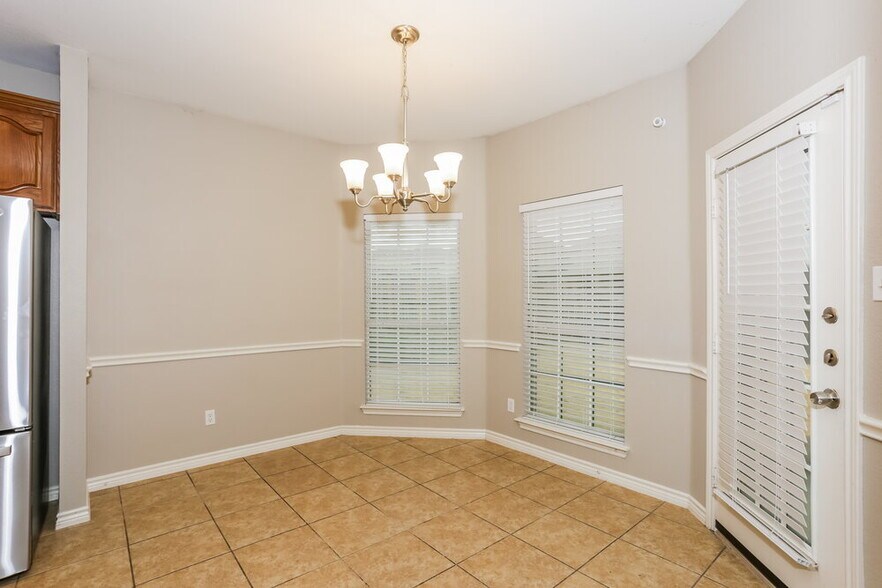 Building Photo - 102 Hartley Ln