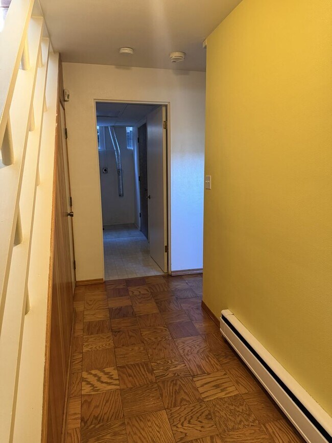 Building Photo - 1150 N 5th St