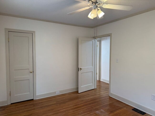 Building Photo - Freshly Updated 3BR Home with Designer Brick Accents