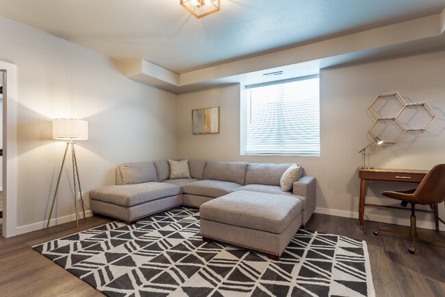 Building Photo - Fully Furnished New 5 Bed, 3 Bath Modern Home with over 3,241 Sq. Ft. on 2 Acres- MEAD SCHOOL DIS...