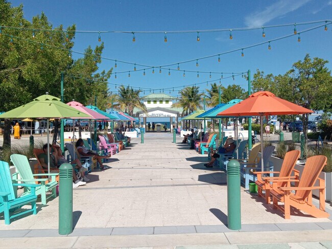 Building Photo - 850 E Commercial Blvd