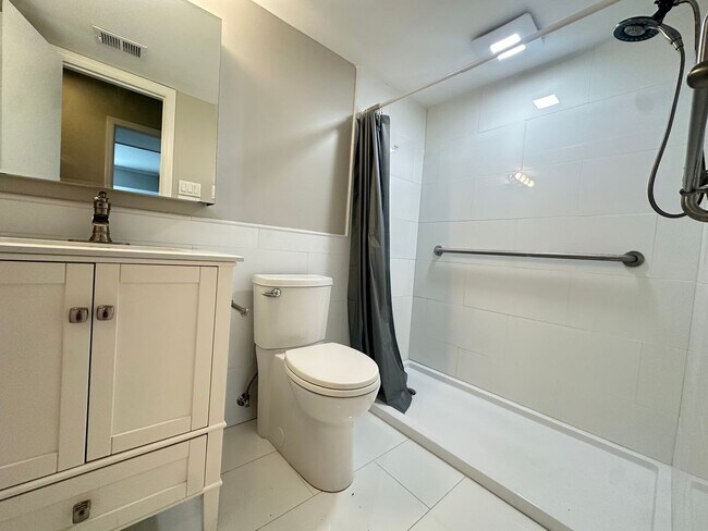 Building Photo - Condo for rent in Vestavia Hills
