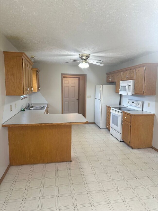 Building Photo - Beautiful Brick Home in Willard!