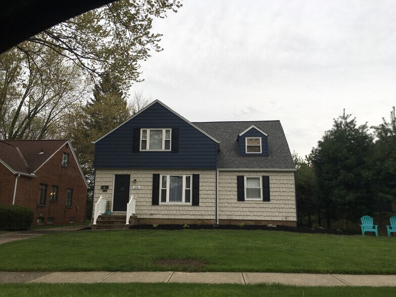 Primary Photo - 4341 W 215th St