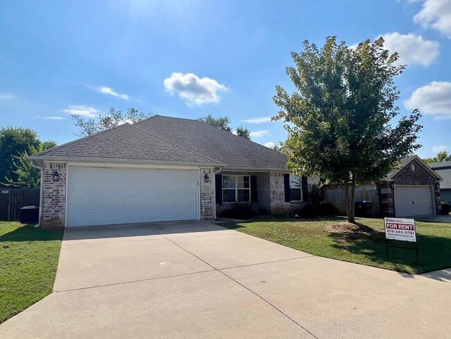 Building Photo - Beautiful 3 Bedroom Home in Southfield Heights Addition  **First Full Month's Rent FREE**