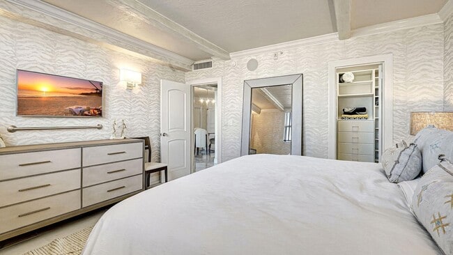 Building Photo - 3000 S Ocean Dr