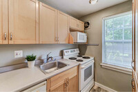 Building Photo - 109 E Glebe Rd