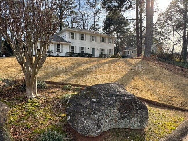 Building Photo - 4007 Shady Cir NW