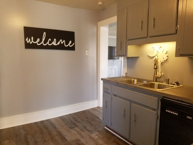 Building Photo - 22 W Earle St