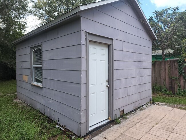 Building Photo - 3 Bedroom 1 Bath Home in Central Gulfport