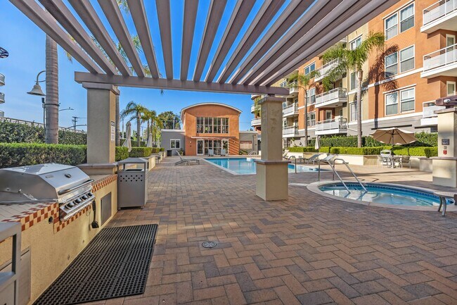Building Photo - View Condo in Luxury Gated Community