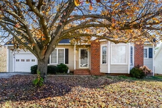 Building Photo - 235 Lorraine Dr