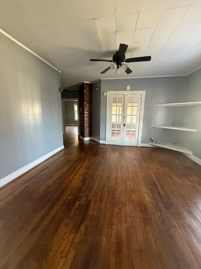 Building Photo - 501 Chestnut St