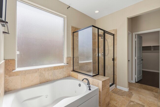 Building Photo - 25907 Foxrun Vista Dr