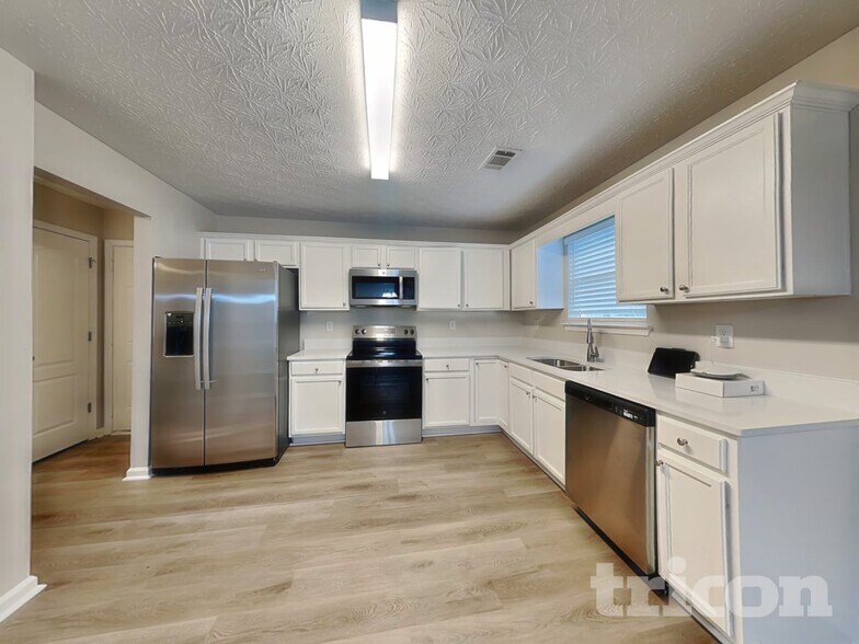 Building Photo - 3869 Alderwoods Dr