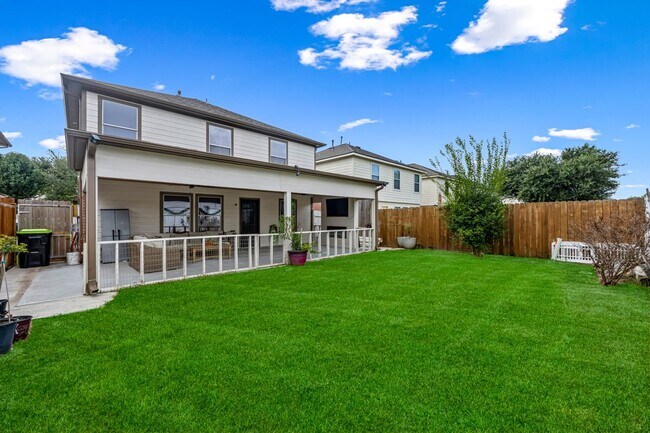 Building Photo - 5703 Basswood Dale Dr